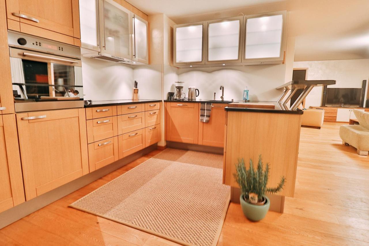 Seehaus Lake View 3-Bedroom Apartment Iseltwald Exteriör bild